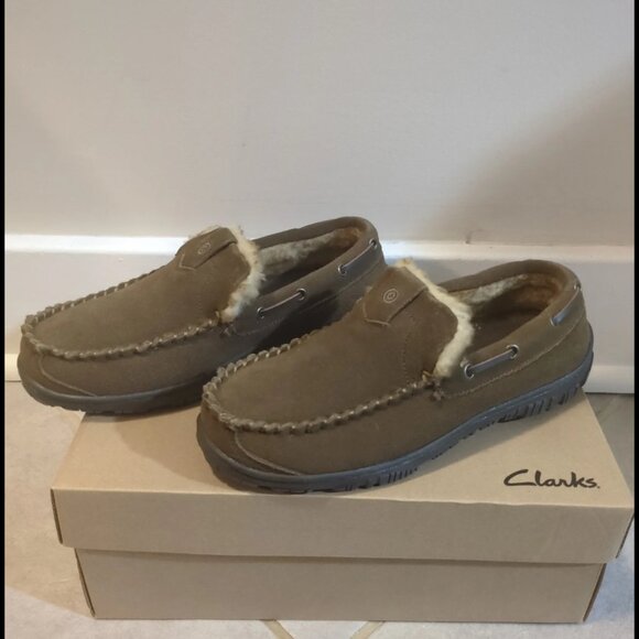 Clarks England Venetian Moccasin Leather Indoor Outdoor Slippers Brown Size 9M - Picture 1 of 7